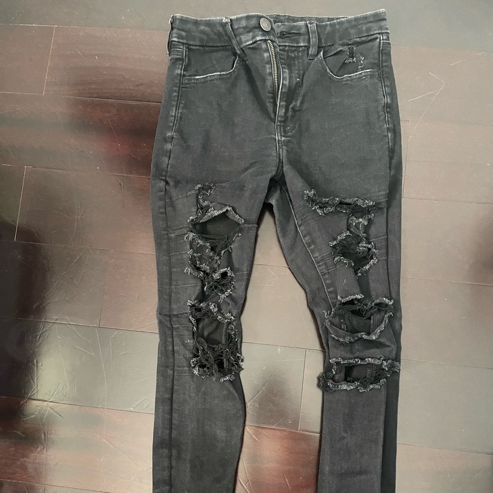 American Eagle Black Ripped Skinny Jeans- SOFT & COMFY